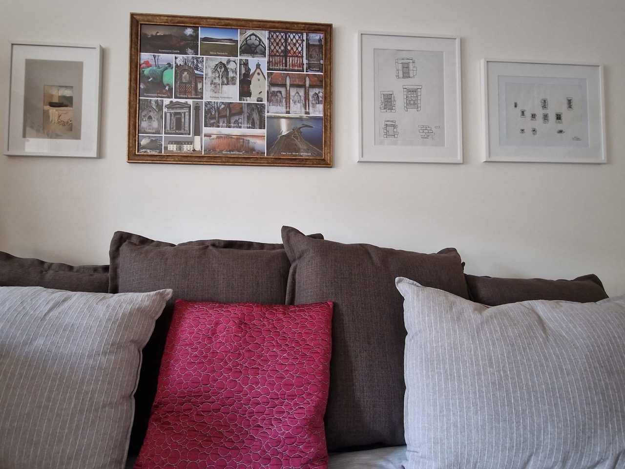 Sofa/bed and lounge area